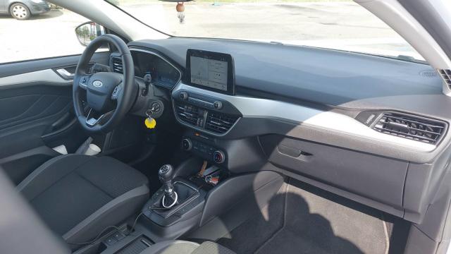 Ford Focus image 8