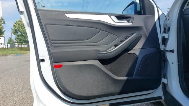Ford Focus image 6