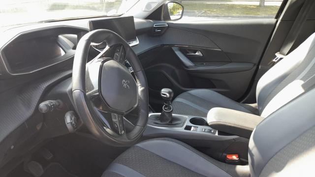 Peugeot 2008 image 9