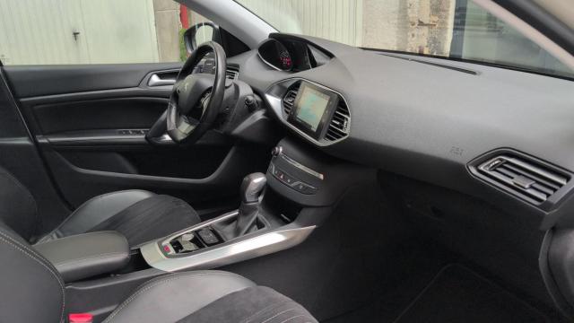 Peugeot 308 image 1