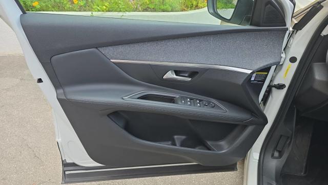 Peugeot 3008 image 9