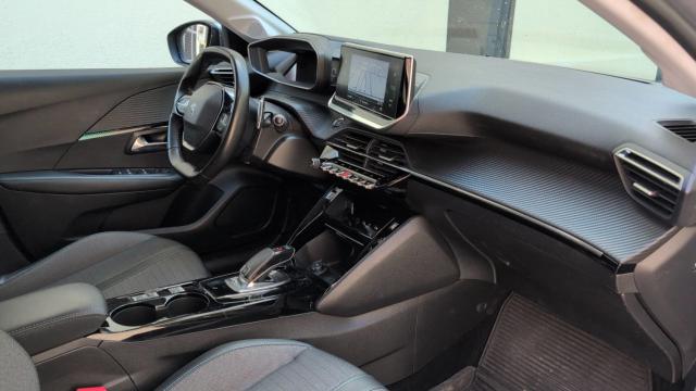 Peugeot 208 image 3