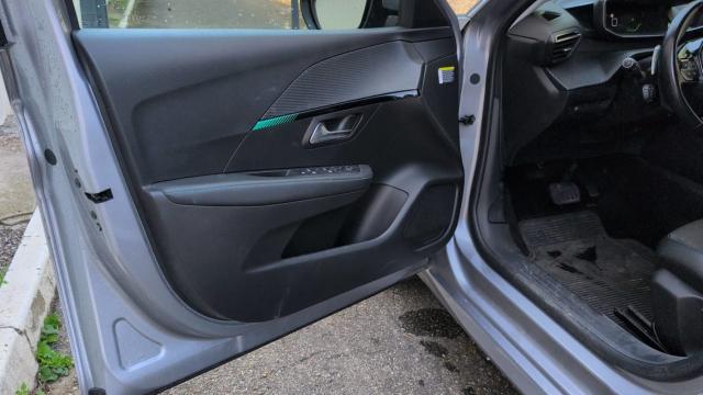 Peugeot 208 image 6