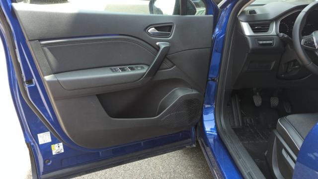 Renault Captur image 2