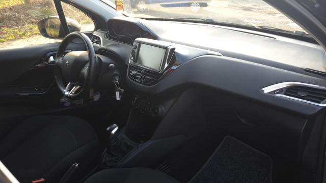 Peugeot 208 image 4