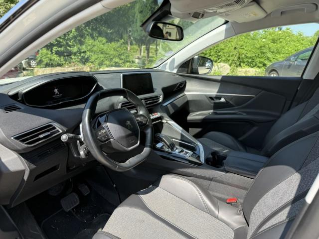 Peugeot 3008 image 2