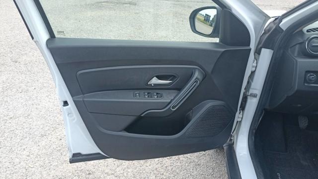 Dacia Duster image 1