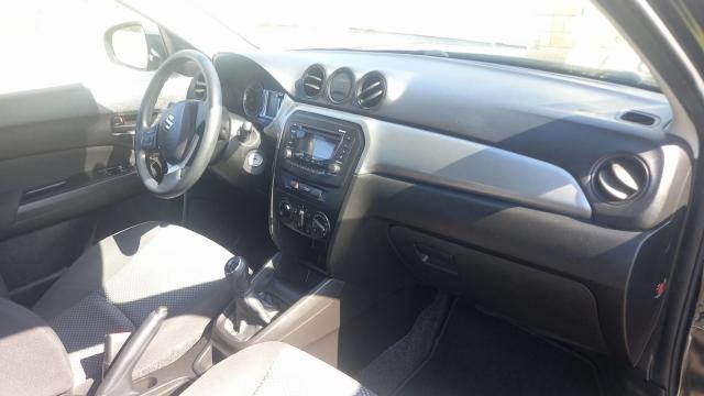 Suzuki Vitara image 8