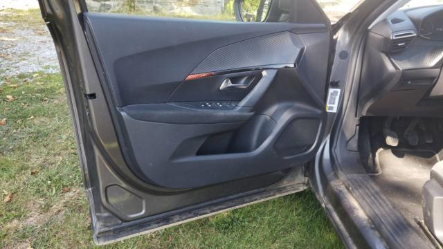 Peugeot 2008 image 3