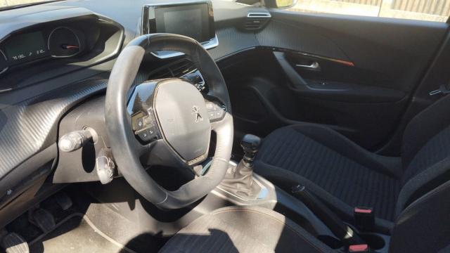 Peugeot 2008 image 8