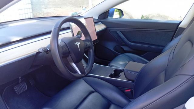 Tesla Model 3 image 2