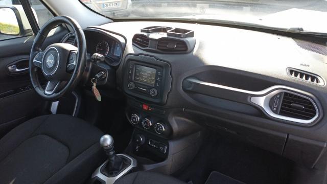 Jeep Renegade image 8