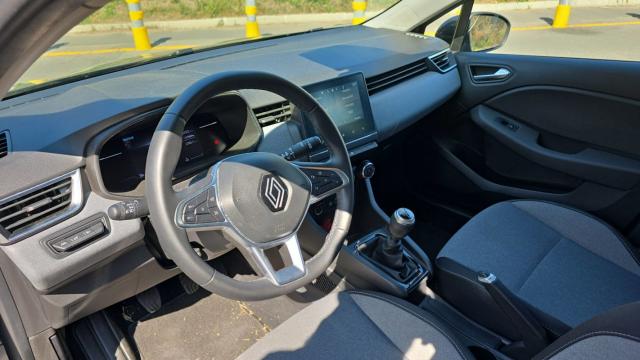 Renault Clio image 1