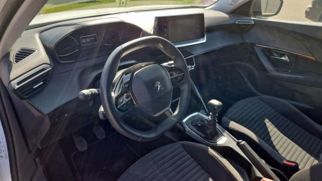 Peugeot 2008 image 1