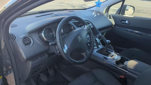 Peugeot 3008 image 2