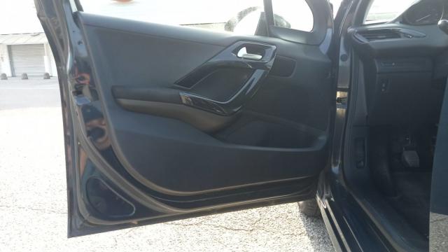 Peugeot 208 image 1