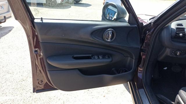 Mini Clubman image 7