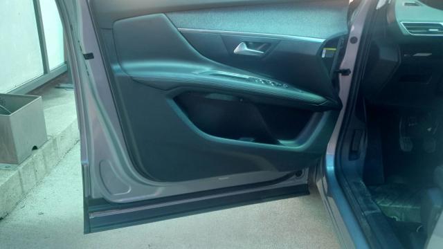 Peugeot 3008 image 1