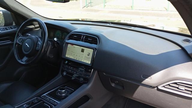 Jaguar F-Pace image 4