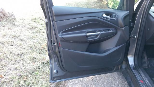 Ford Kuga image 1