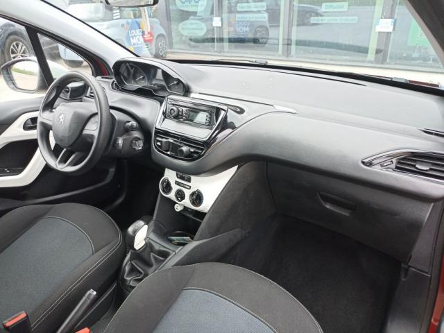 Peugeot 208 image 5