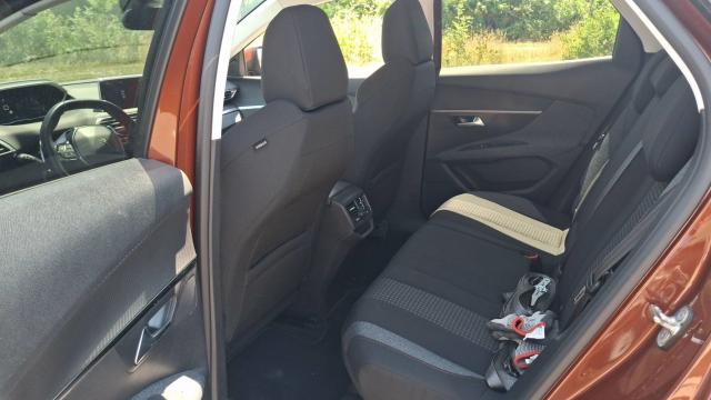 Peugeot 3008 image 3
