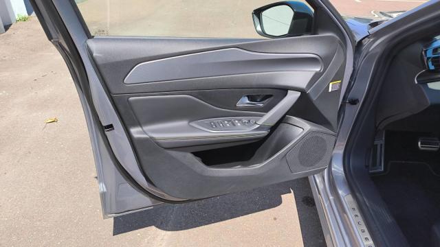 Peugeot 308 image 9