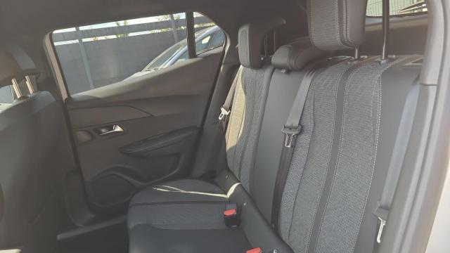 Peugeot 2008 image 9