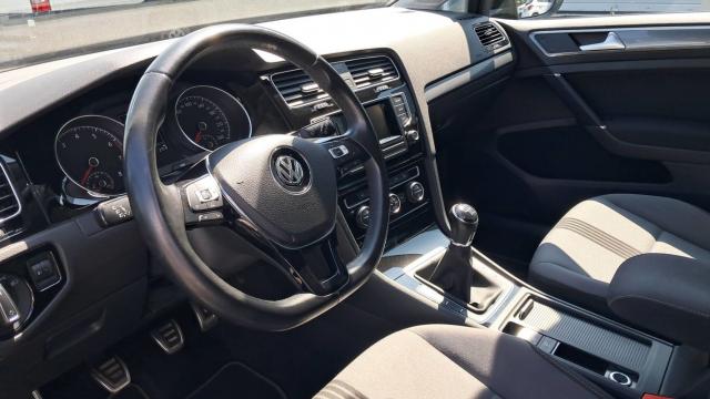 Volkswagen Golf image 9