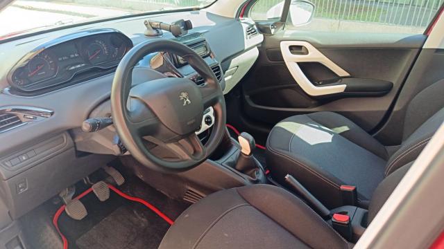 Peugeot 208 image 4