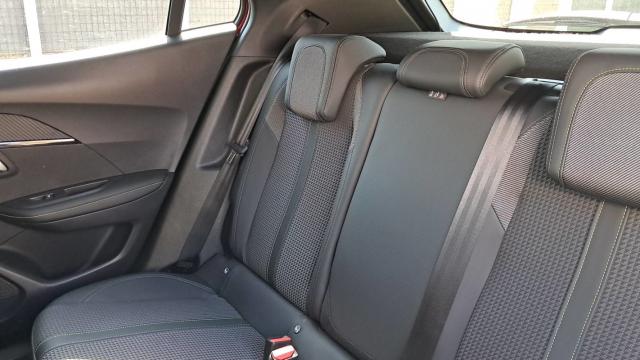 Peugeot 2008 image 9