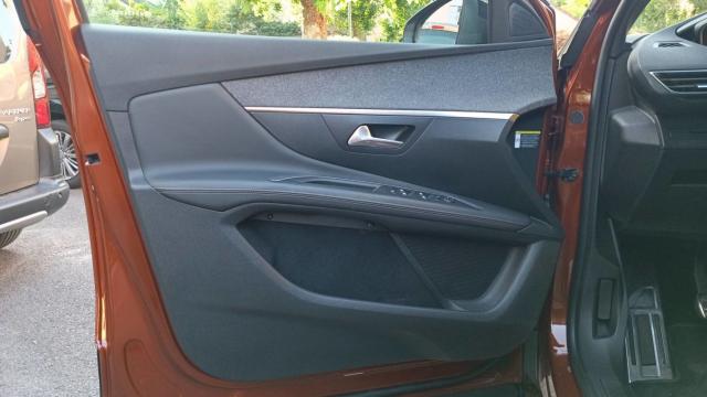 Peugeot 3008 image 8