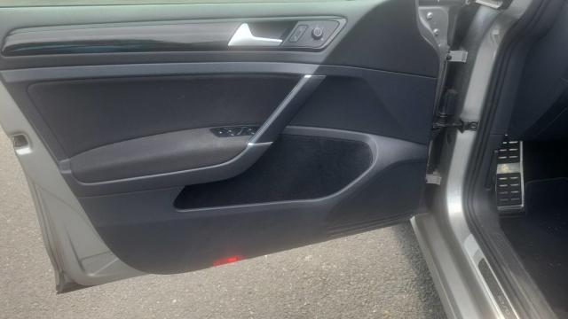 Volkswagen Golf image 9