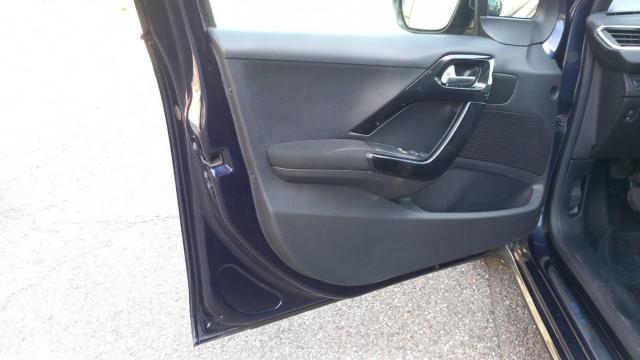 Peugeot 208 image 2