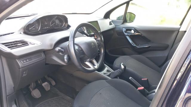 Peugeot 208 image 5