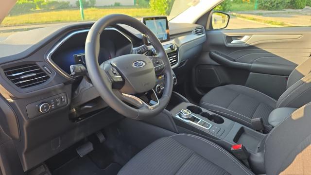 Ford Kuga image 8