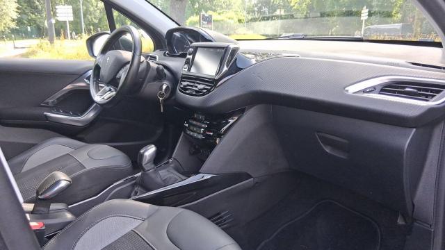 Peugeot 2008 image 8