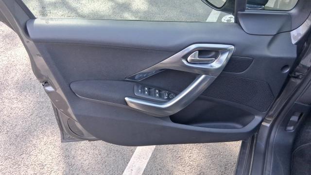 Peugeot 2008 image 4