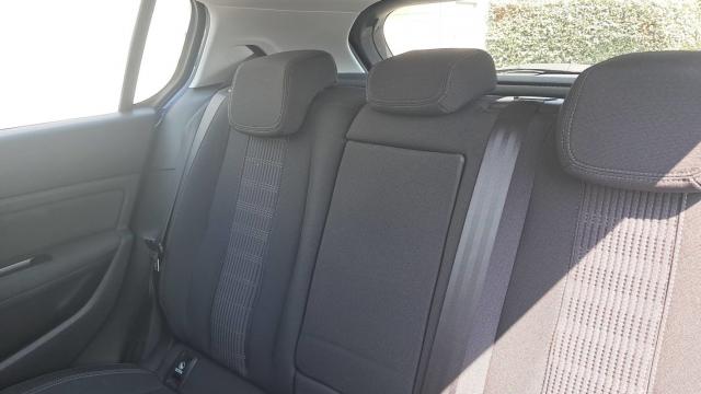 Peugeot 308 image 8