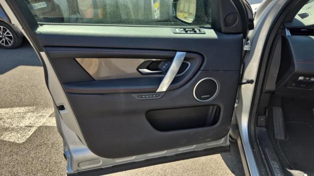 Land Rover Discovery Sport image 2
