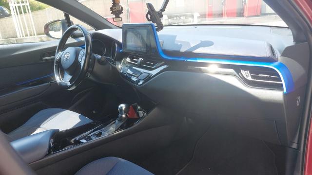 Toyota C-Hr image 8