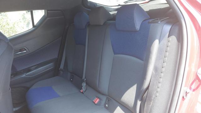 Toyota C-Hr image 2