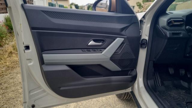Dacia Duster image 1