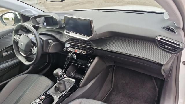 Peugeot 208 image 6
