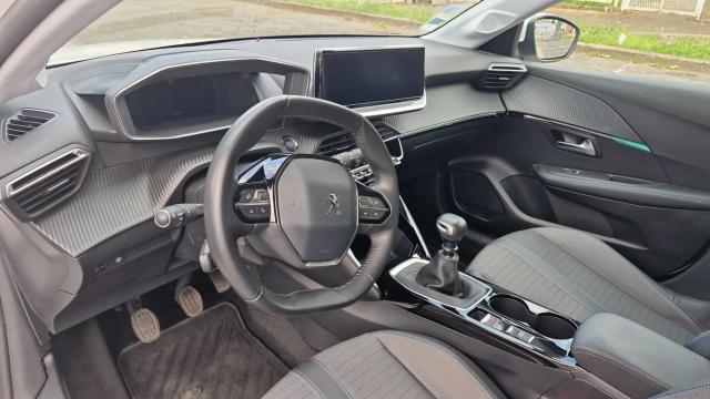 Peugeot 208 image 7