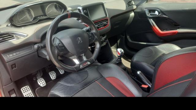 Peugeot 208 image 3