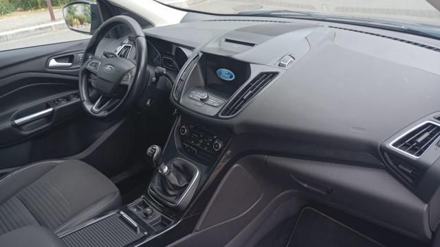 Ford Kuga image 4