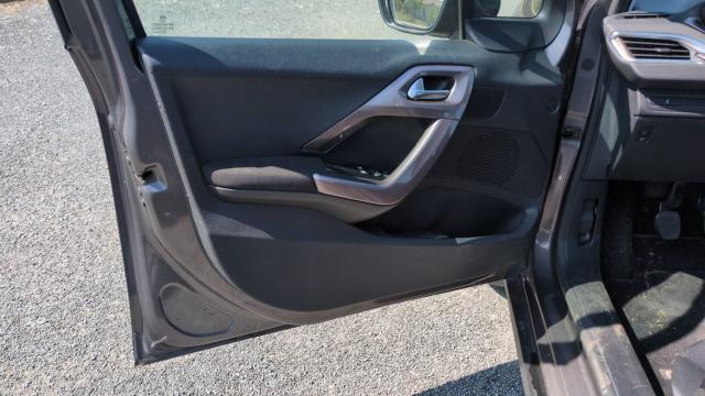 Peugeot 2008 image 3