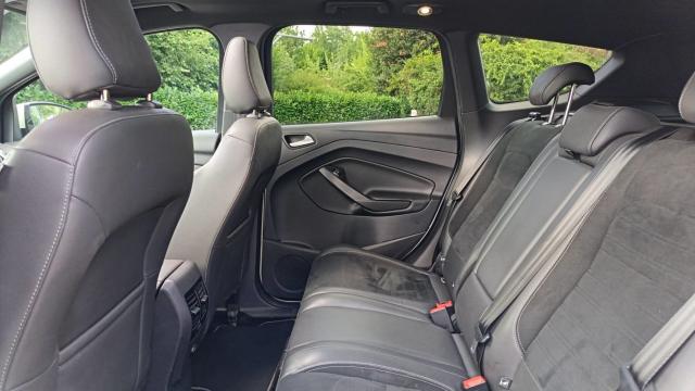 Ford Kuga image 6