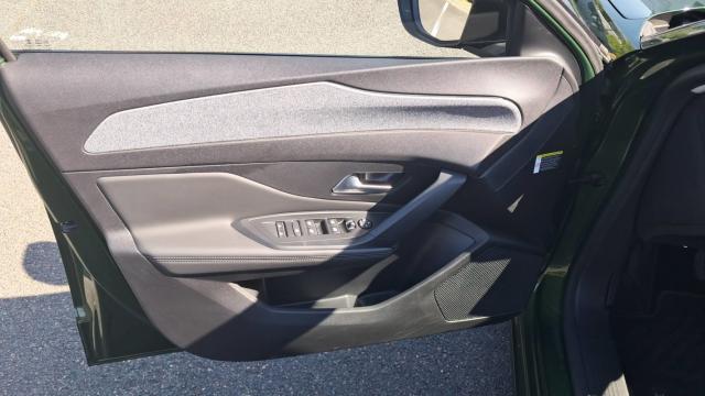 Peugeot 308 image 2